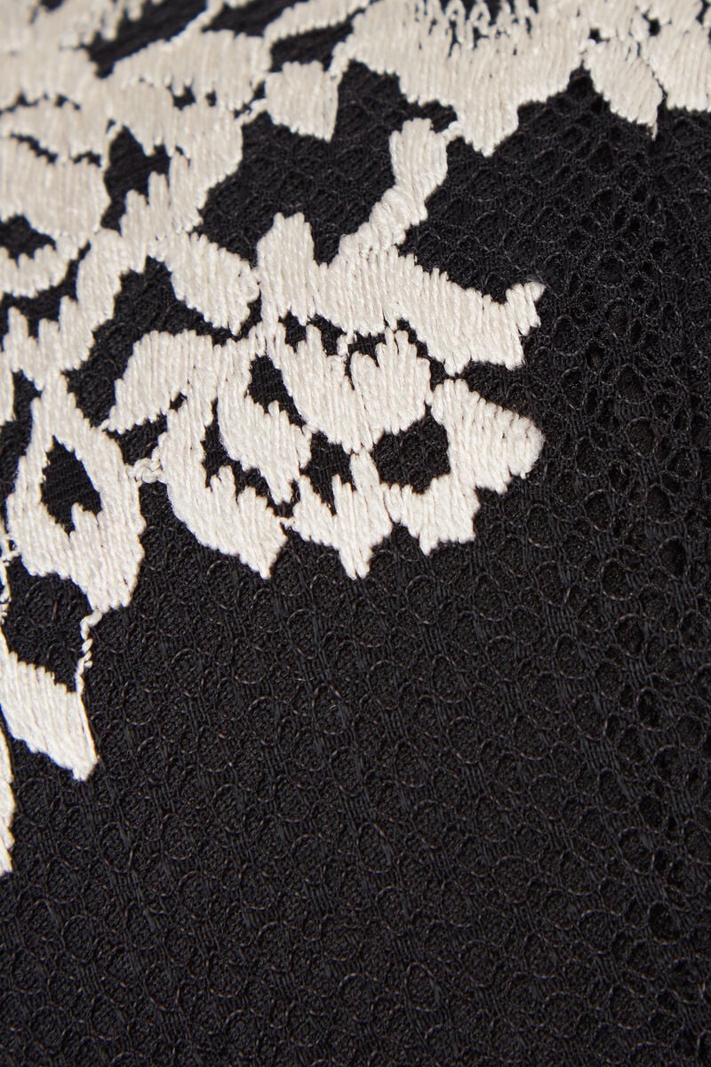 Noir Bloom Push-Up Bra